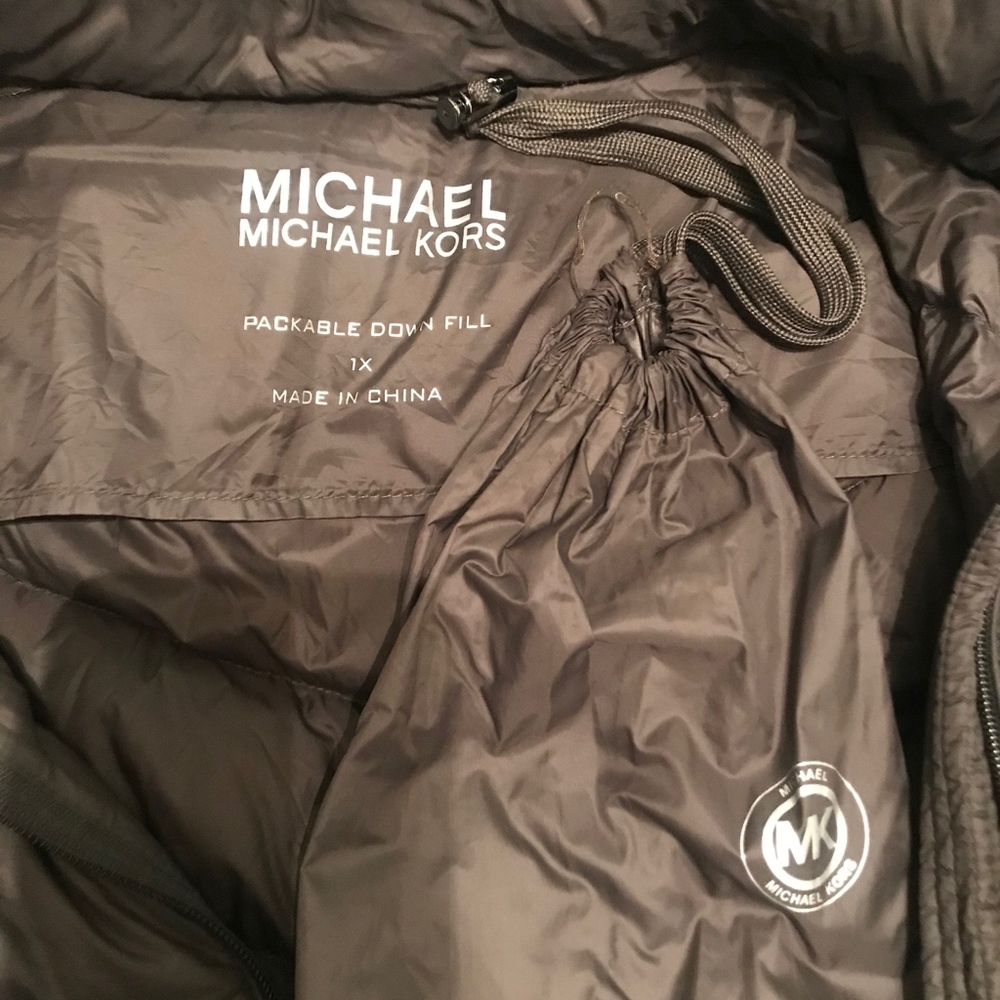 Michael Kors Olive Packable  Down Puffer - Picture 7 of 8